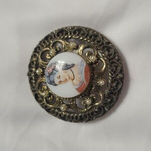 Vintage Cameo Brooch